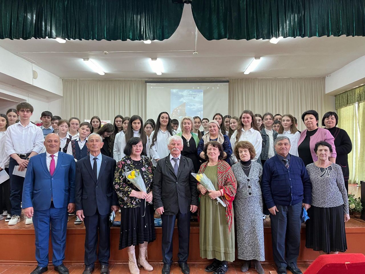 В школе прошло мероприятие   с целью сохранения и развития богатства абазинского языка и литературы, развития творческих способностей детей, формирования интереса к истории малой родины и истории России.